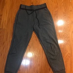 Lululemon joggers— size 8